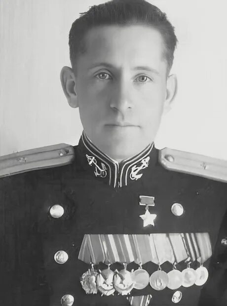 Саратовский летчик отрубил хвост самолету фашистов и стал Героем Советского Союза